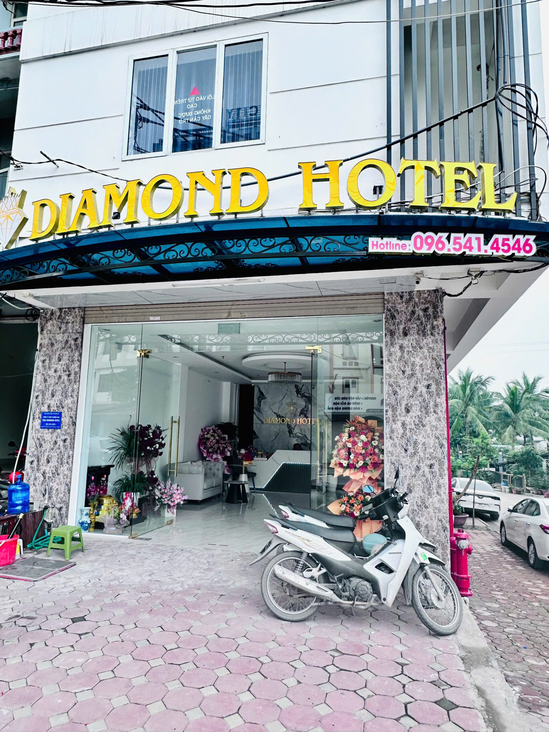 mat-chinh-khach-san-diamond-hotel
